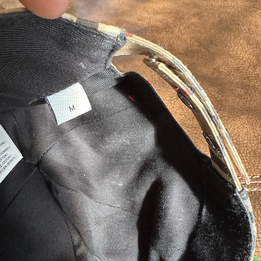 Burberry baseball hat - Picture 8 of 10